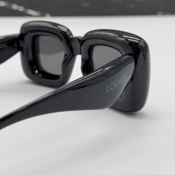 NEW LOEWE SQUARE SUNGLASSES LW40098I 01A BLACK GREY LOEWE WOMEN EYEWEAR main image 7